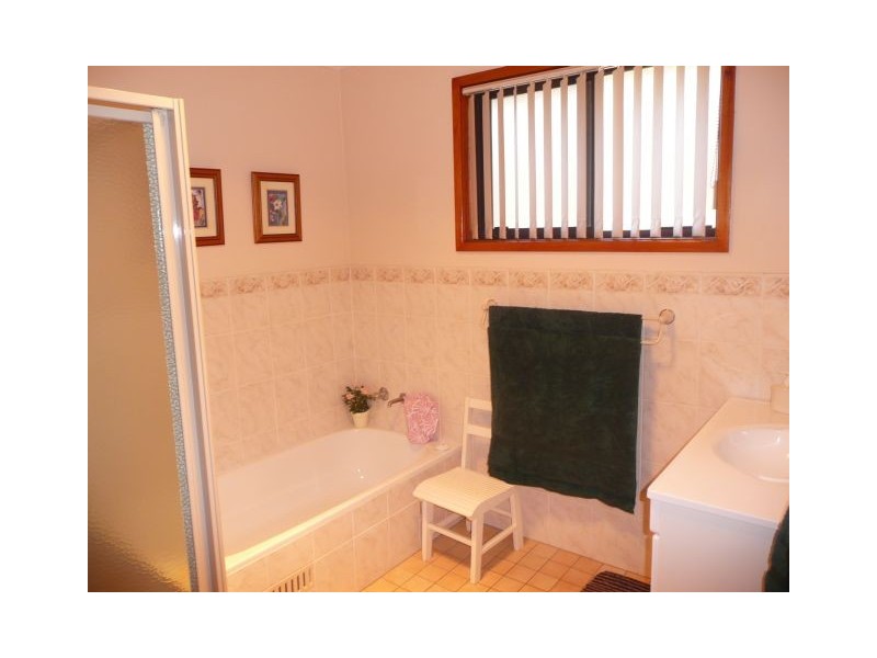 107 Jarrett Street, Wyoming NSW 2250