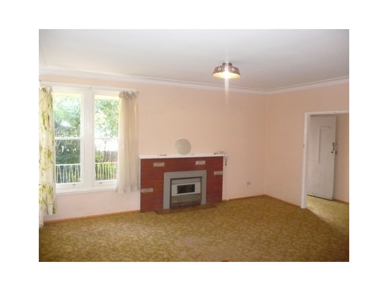 35 Henry Parry Drive, East Gosford NSW 2250