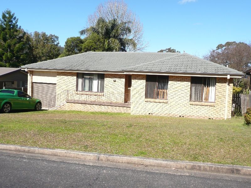 8 Hamilton Close, Niagara Park NSW 2250