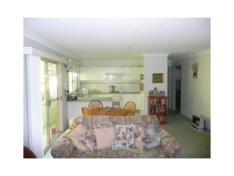 8/8 Beechwood Close, Ourimbah NSW 2258
