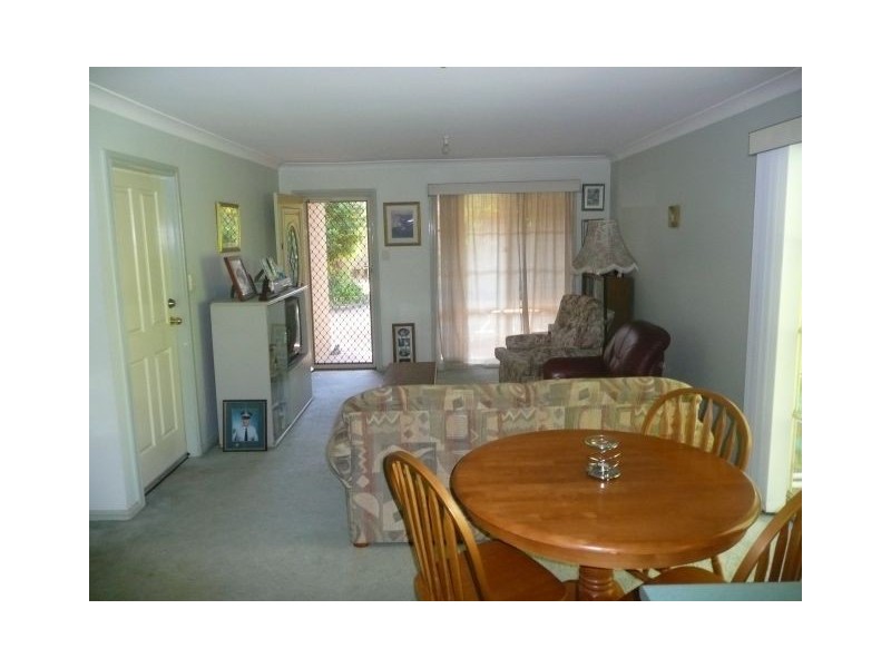 8/8 Beechwood Close, Ourimbah NSW 2258