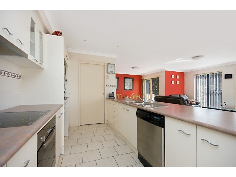 10/51 Newling Street, Lisarow NSW 2250