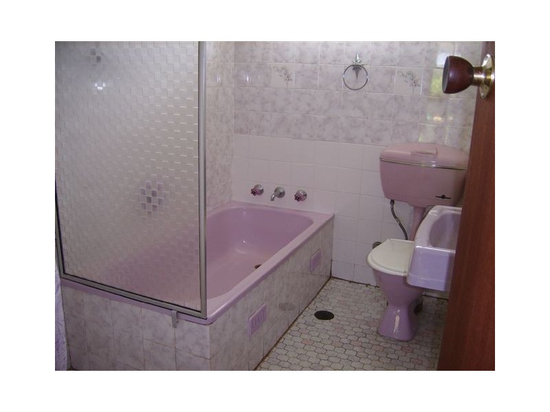 7 Bel-Hilton Parade, West Gosford NSW 2250