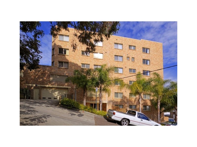 23/145 Faunce Street, Gosford NSW 2250