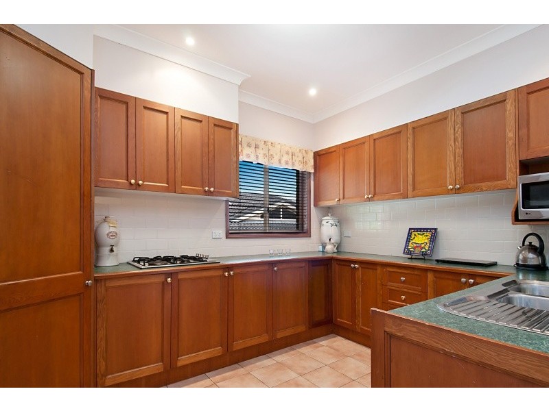 49 Thames Drive, Erina NSW 2250