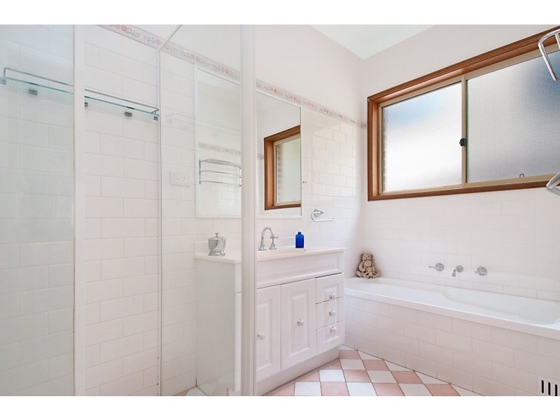 49 Thames Drive, Erina NSW 2250