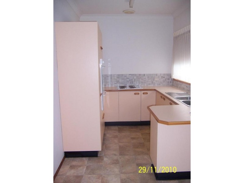 2/136 Albany Street, Point Frederick NSW 2250