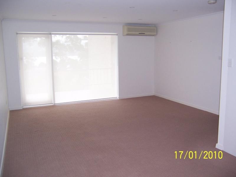 2/138 Albany Street, Point Frederick NSW 2250