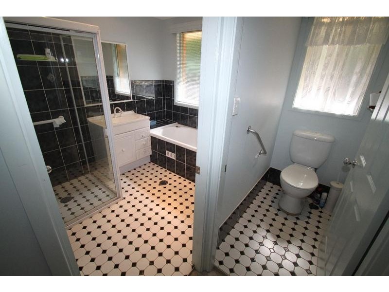 49 Delaware Road, Niagara Park NSW 2250