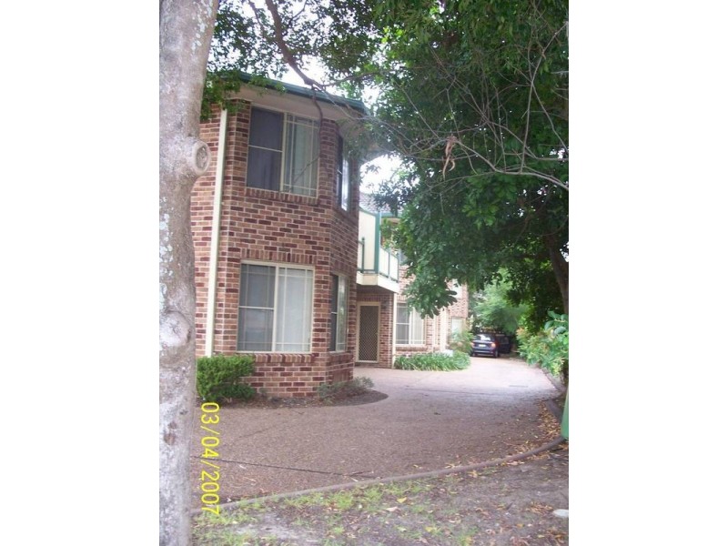 3/5 Moore Street, West Gosford NSW 2250