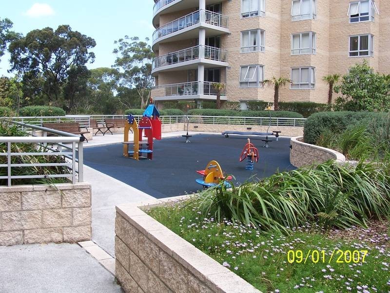 122/80 John Whiteway Drive, Gosford NSW 2250