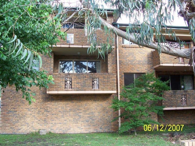 2/205 Albany Street, Point Frederick NSW 2250