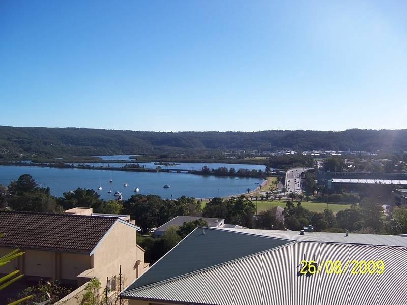 2/100 John Whiteway Drive, Gosford NSW 2250