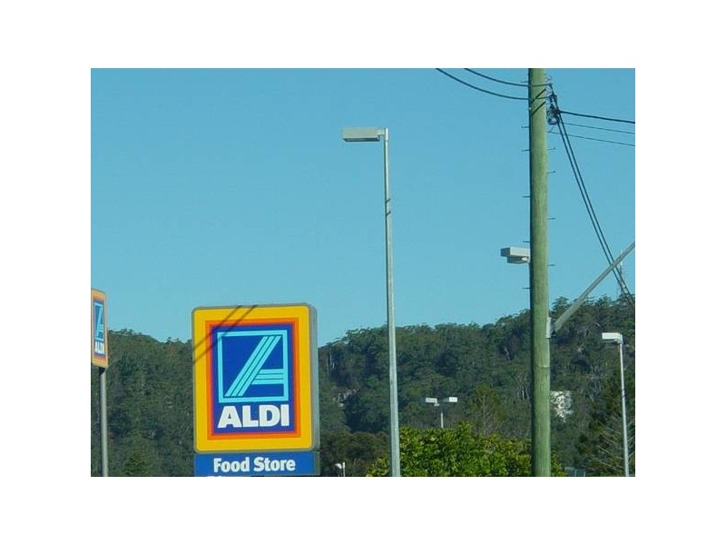 40 Elizabeth, Wyoming NSW 2250