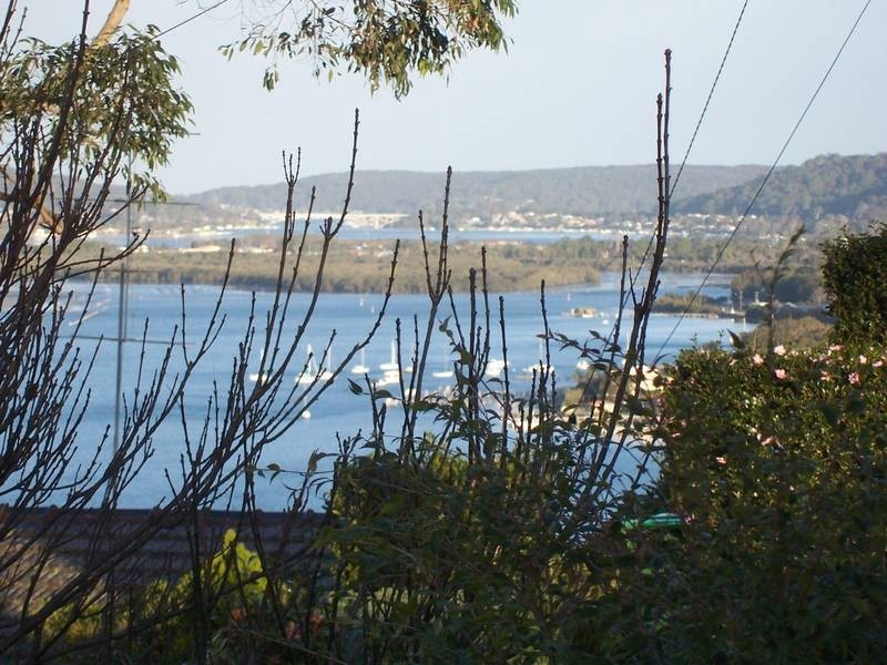 6 Indra, Point Clare NSW 2250