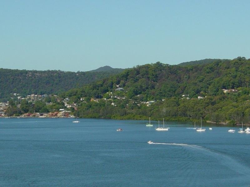 6 Indra, Point Clare NSW 2250
