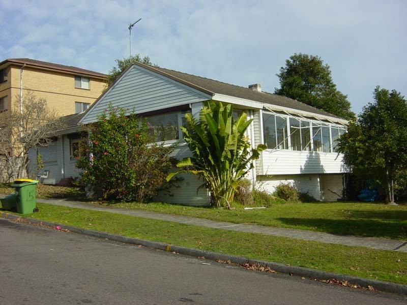 15 York Street, Point Frederick NSW 2250
