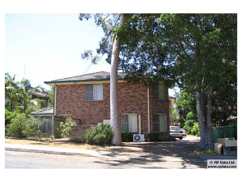 1/5 Moore Street, West Gosford NSW 2250