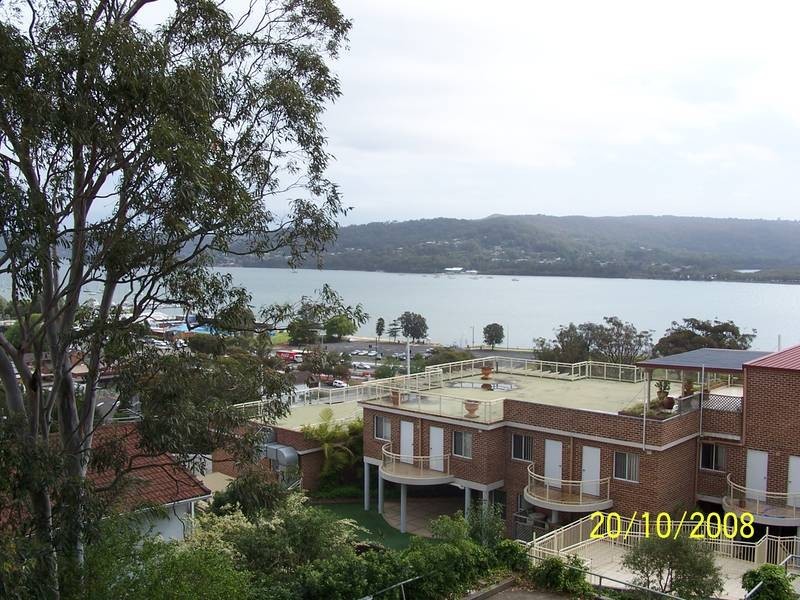 2/1 Joseph Lloyd Close, Gosford NSW 2250