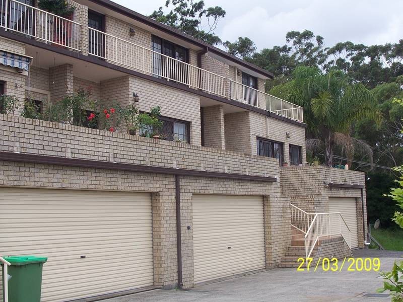 2/1 Joseph Lloyd Close, Gosford NSW 2250