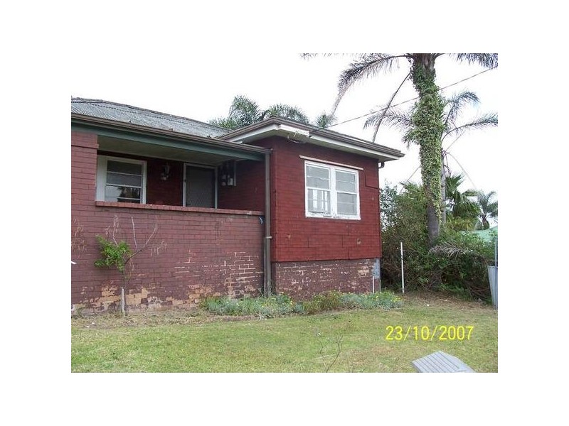 25 Young Street, West Gosford NSW 2250