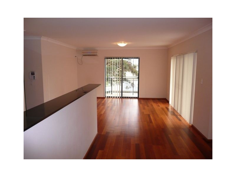 3/8 Bent Street, Gosford NSW 2250