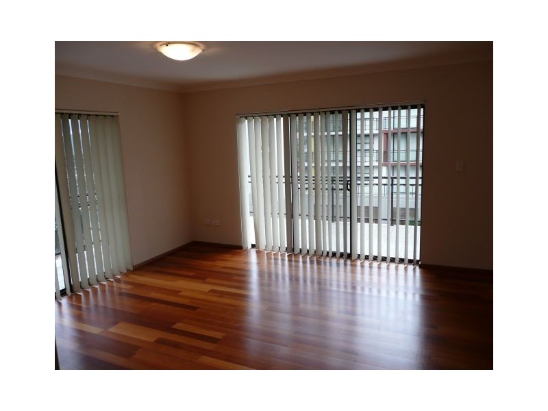 3/8 Bent Street, Gosford NSW 2250