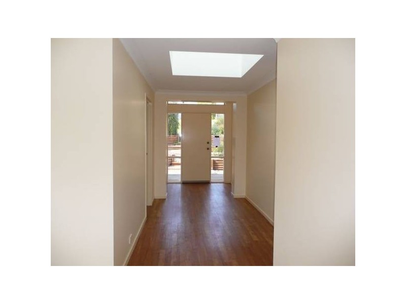 4 Janine Close, Lisarow NSW 2250