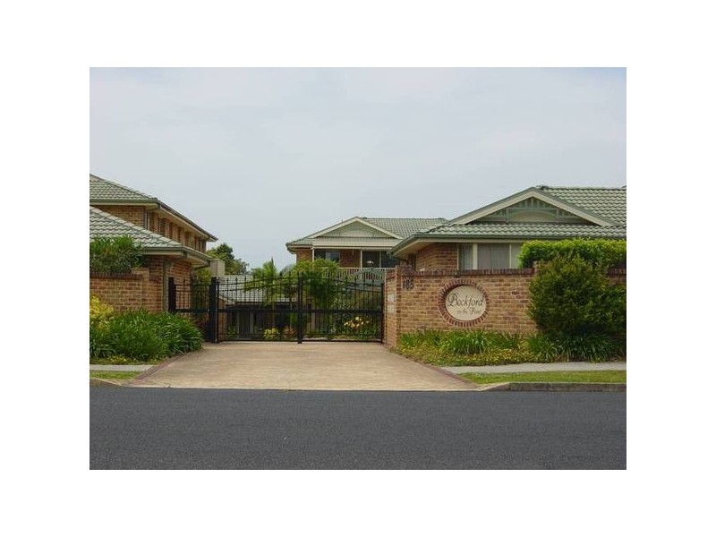 2/183-185 Albany Street, Point Frederick NSW 2250