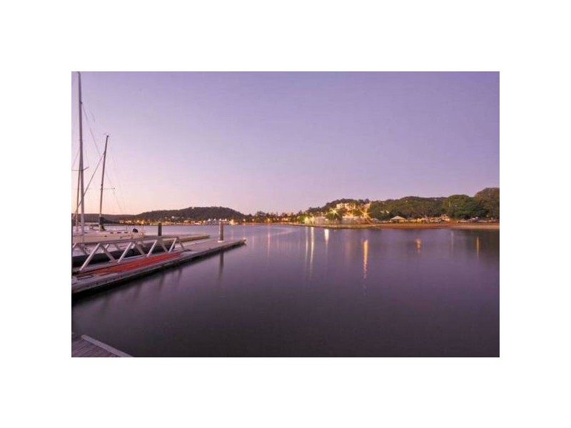 2/183-185 Albany Street, Point Frederick NSW 2250