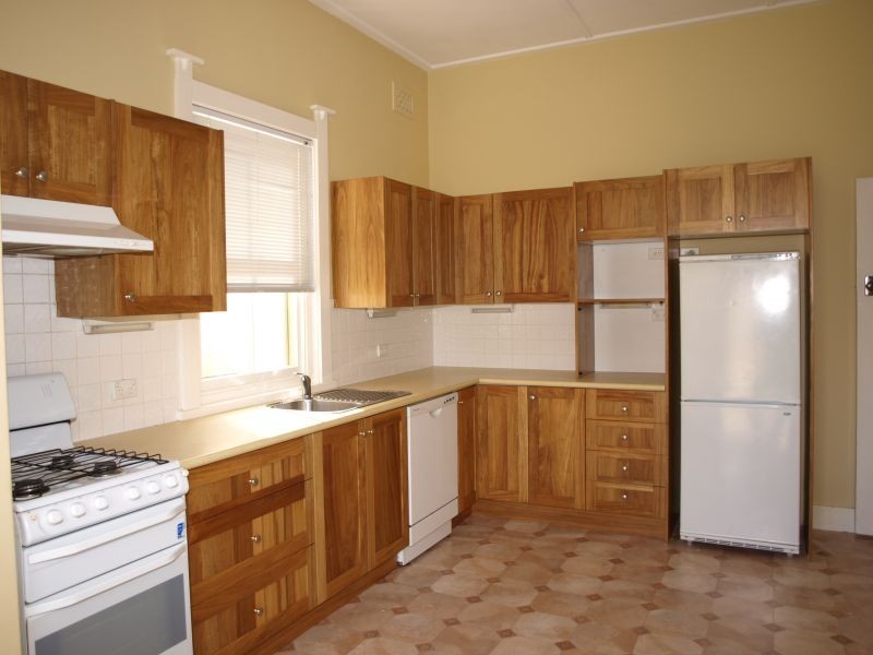 32 Cowper Street, Goulburn NSW 2580