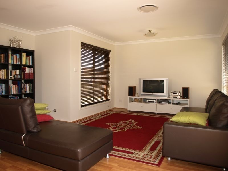 7 Benjamin Place, Goulburn NSW 2580