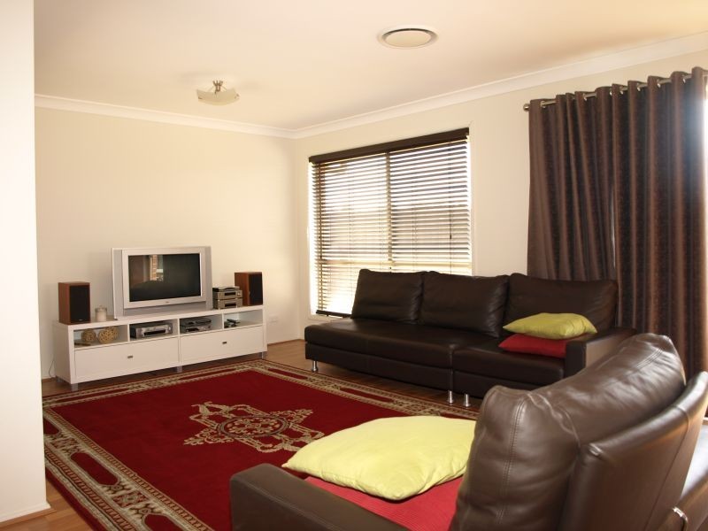 7 Benjamin Place, Goulburn NSW 2580