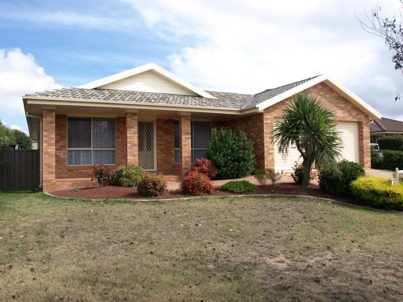 8 Paradise Place, Goulburn NSW 2580