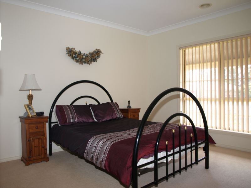 1 Nicole Place, Goulburn NSW 2580