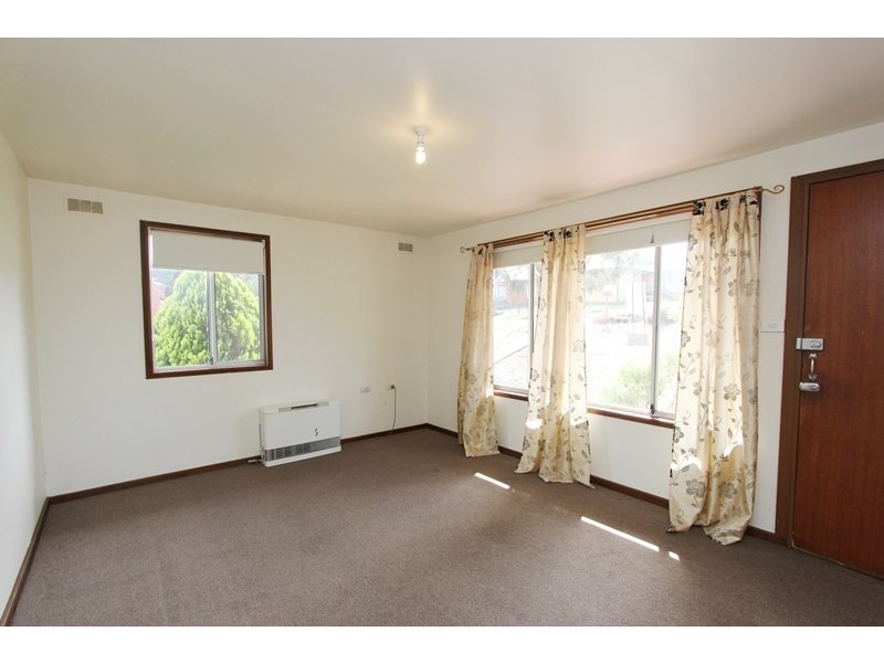 36 Yarrowlow Street, Goulburn NSW 2580