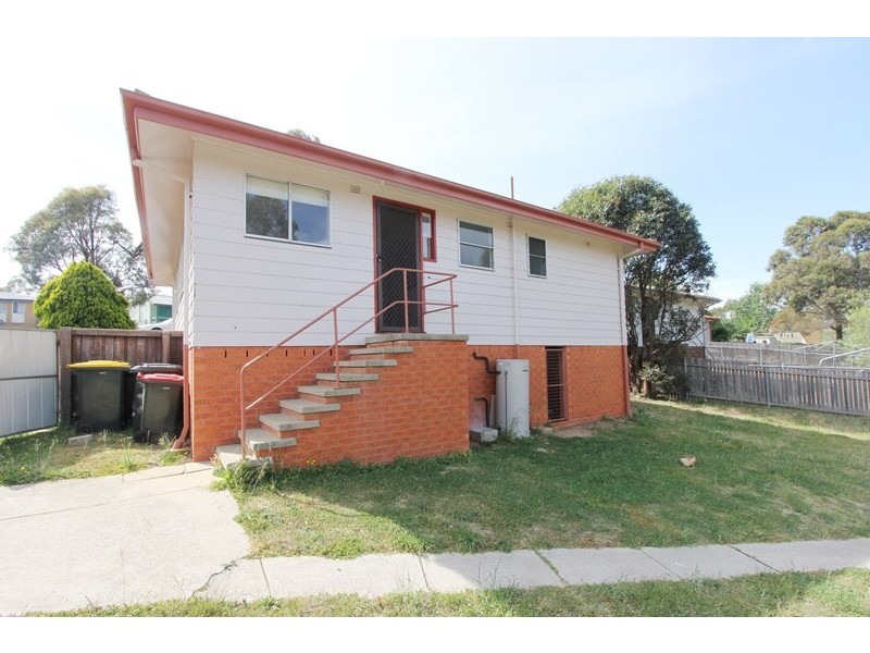 36 Yarrowlow Street, Goulburn NSW 2580