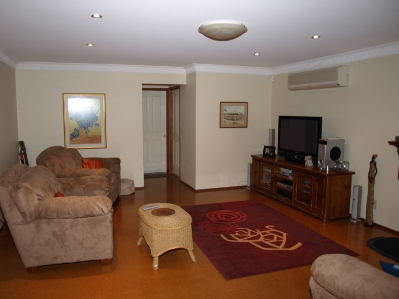 2 Hinchcliffe Close, Goulburn NSW 2580