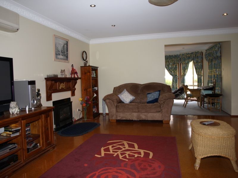 2 Hinchcliffe Close, Goulburn NSW 2580