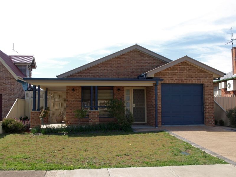 11 Bishop Street, Goulburn NSW 2580