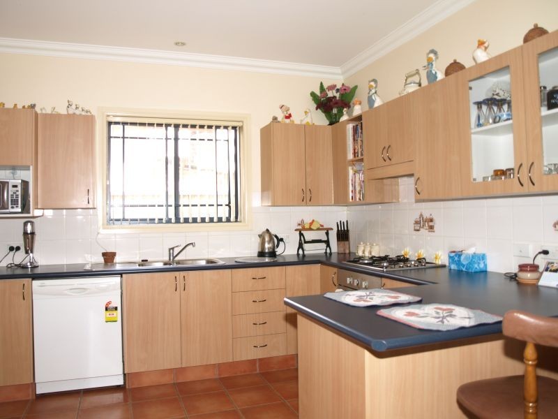 11 Bishop Street, Goulburn NSW 2580