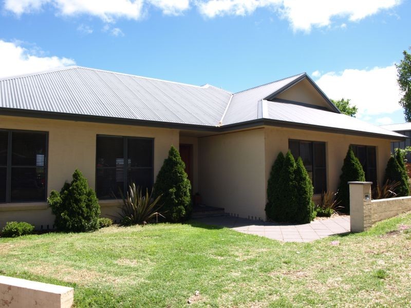2 Barlow Place, Goulburn NSW 2580