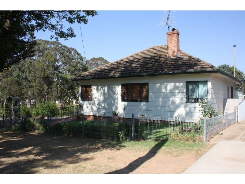 2 Adam Street, Goulburn NSW 2580