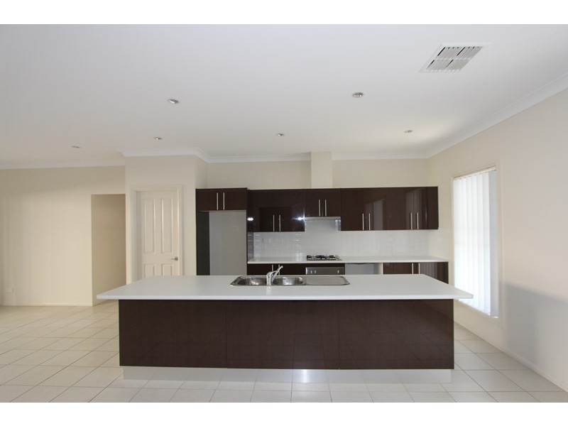 Villa 1/72 Auburn Street, Goulburn NSW 2580