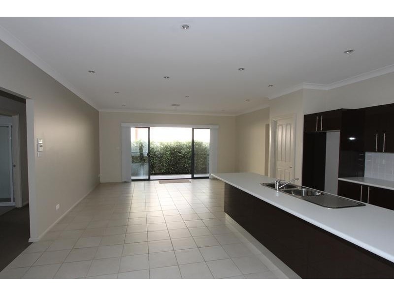 Villa 1/72 Auburn Street, Goulburn NSW 2580