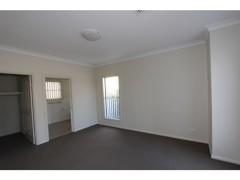 Villa 1/72 Auburn Street, Goulburn NSW 2580