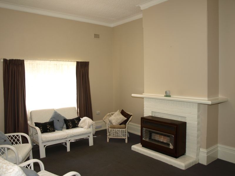 232 Cowper Street, Goulburn NSW 2580