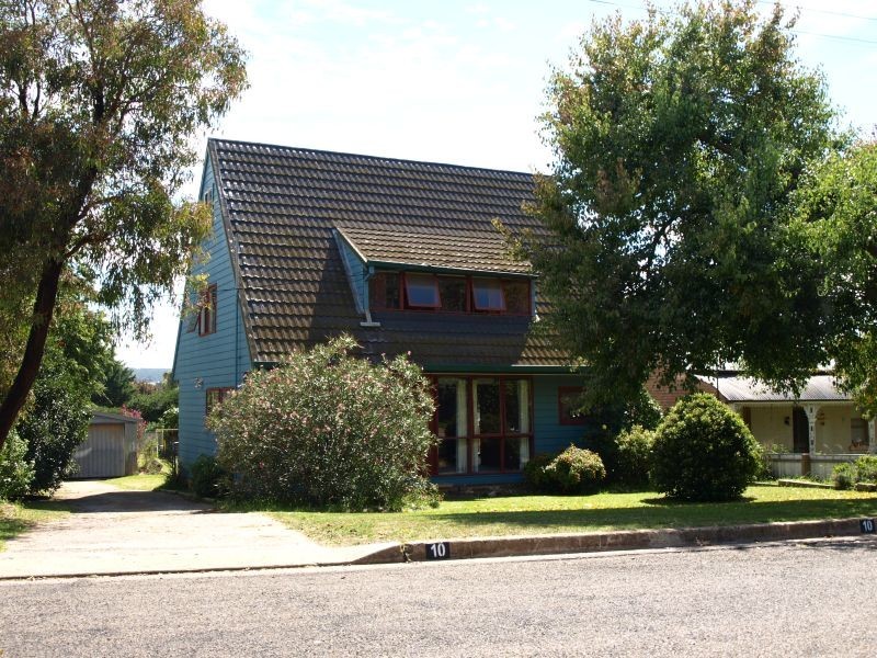 10 Emma Street, Goulburn NSW 2580