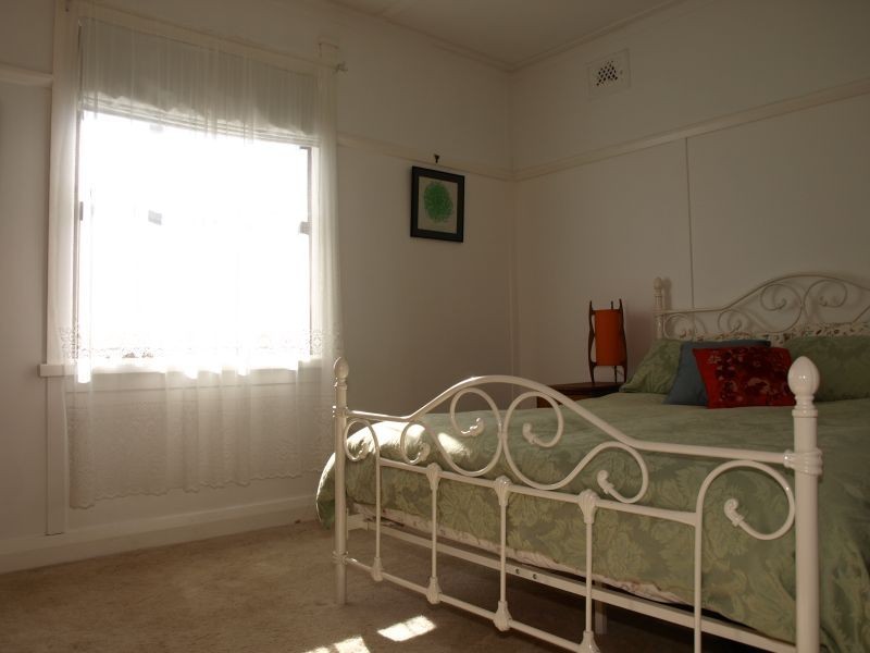 7 Hillview Road, Goulburn NSW 2580