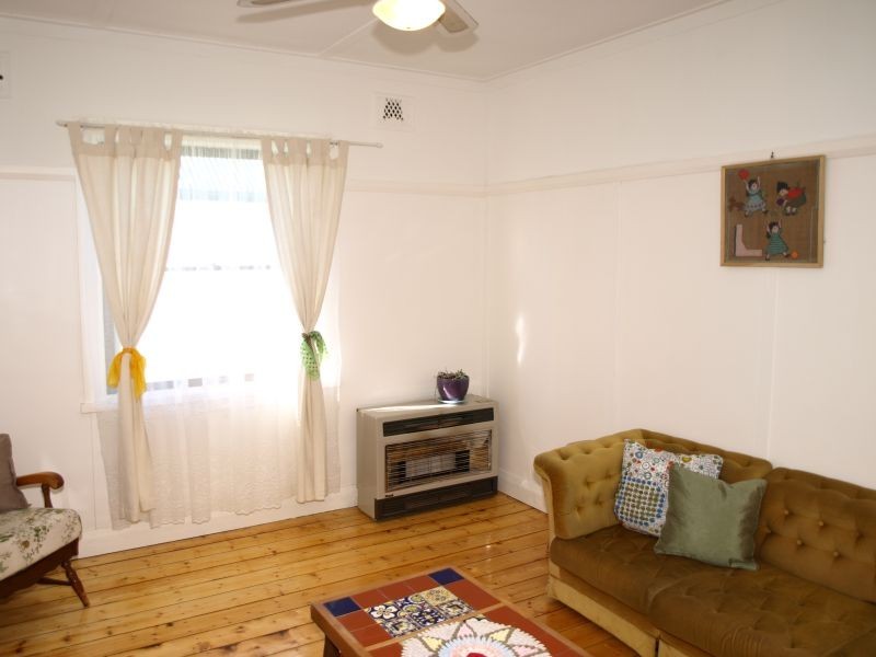 7 Hillview Road, Goulburn NSW 2580